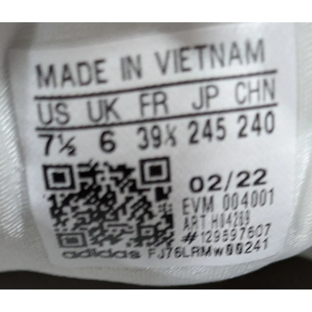 Womens Adidas Originals OZELIA Triple White Running Shoes H04269 Size 7.5‎